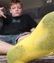 Boys smelly feet and socks 2 5fea35e944670.jpg