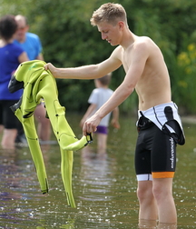 Boys in sportswear 5ff2419abd110.jpg
