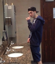 Just pissing 5ff24db16c123.jpg