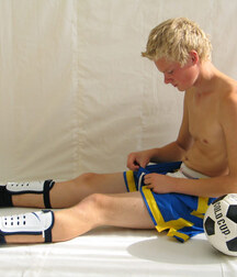 Twink feet and fun 5ff4a9c6470fa.jpg