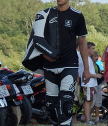 Bikers in boots and leather 5ff88305e7849.jpg