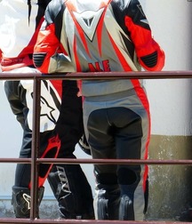 Bikers in boots and leather 5ff883363ac0e.jpg