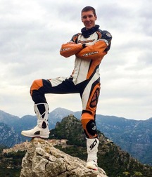 Bikers in boots and leather 5ff8833850ec2.jpg