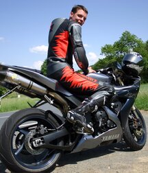Bikers in boots and leather 5ff883470cbe6.jpg