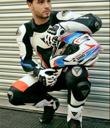 Bikers in boots and leather 5ff88355e0b97.jpg