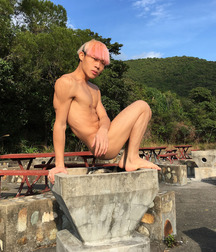 Sexy guys and feet 5ffe104421b67.jpg