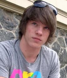 Cute EMOs 600c38aa20448.jpg