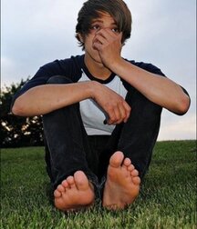 Aromatic boy feet 600cefe6568bc.jpg
