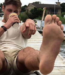 Cute and barefoot 600f9e9fc6113.jpg