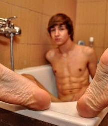 Barefoot hotties 2 60119a5ccdc72.jpg