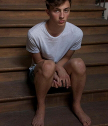 Barefoot hotties 2 60119a60eb85a.jpg