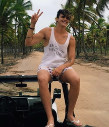 Guys wearing flops 60119b5cb23d3.jpg