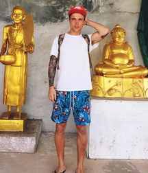 Guys wearing flops 60119c258a083.jpg