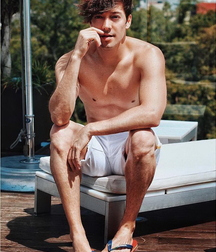 Guys wearing flops 60119c2fcf207.jpg