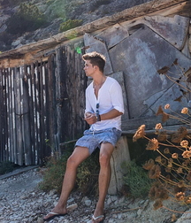 Guys wearing flops 60119c48e4623.jpg