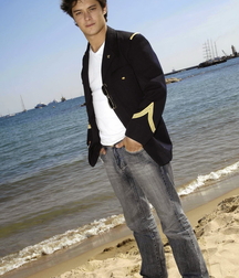 Guys wearing flops 60119c6fb05ec.jpg
