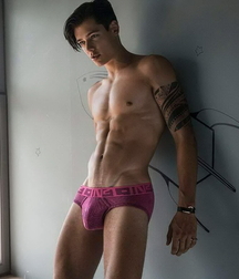 Hotties in undies 6012cad486f4d.jpg