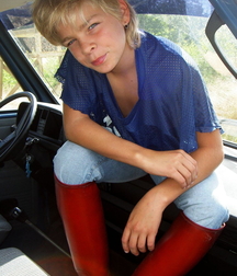 Riding in boots 6014489ea0486.jpg