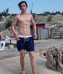 Foxy twinks 6016df4ee0089.jpg
