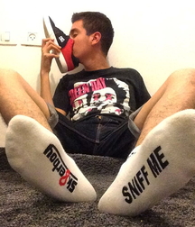 Sneakers socks and feet 6016e23627e6a.jpg
