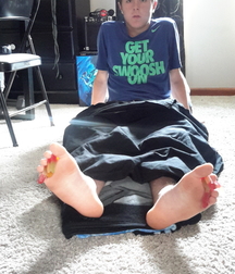 Twink feet needs a tongue gay tube 601dd260a68e2.jpg