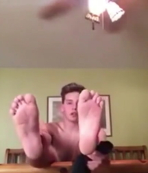 Twink feet needs a tongue gay tube 601dd29de9ecb.jpg