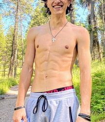 Male beauty models 601dfdcb44277.jpg