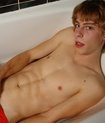 Blond hottie in bathtub 601efabe46bab.jpg