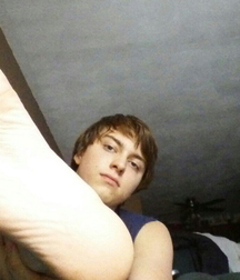 Barefoot teens and twinks 60202d152885d.jpg