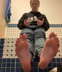 Master and kinky boys 602439f8ed4d8.jpg