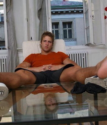 Studs smelly feet 602b205da08d4.jpg