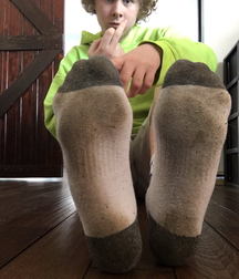 Alphas show feet 602d52c8a0157.jpg