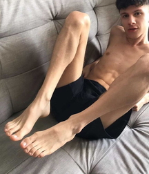 Alphas show feet 602d52eb58057.jpg