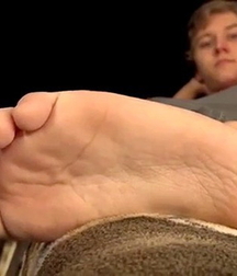 Alphas show feet 602d52f74b3f7.jpg