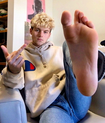 Alphas show feet 602d531f8b78c.jpg