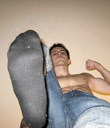 Happy hour at friends feet 602ee1c5dfb07.jpg