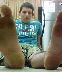 Twink feet 602f15aaa9555.jpg