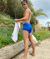 Boys and models 7 60306b3eddb03.jpg
