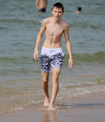 Beach and sport boys 6031c0f6cbb00.jpg
