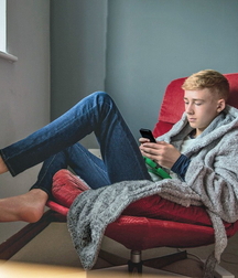 College studs 603847ca1f7f2.jpg