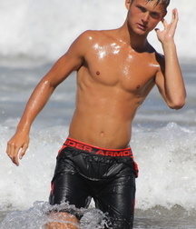 Wet boys 6038f5ac96347.jpg
