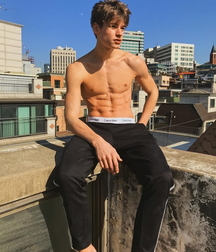 Eyecatching boys 6039944a48c6f.jpg