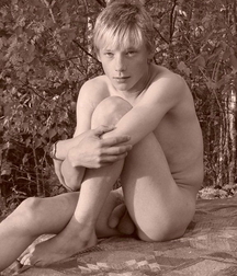 Young men enjoys exposing their bodies 603ade73e3bb0.jpg