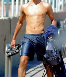 Amazing sports and beach boys 603e9b0132c3a.jpg