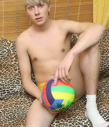 Boys and models 16 60416b2d19c03.jpg