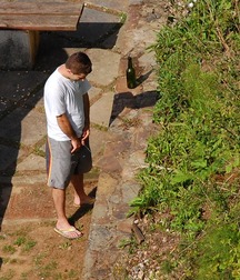 Guys taking a leak 6042af7e1af94.jpg