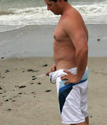 Guys taking a leak 6042af8d887e4.jpg