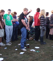 Guys taking a leak 6042afc3d904a.jpg