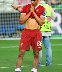 Cute soccer players 605353d023545.jpg