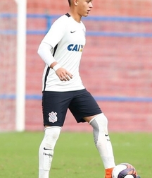 Cute soccer players 605353d6947c2.jpg